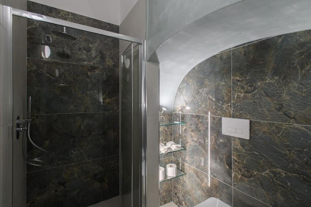 Alessia Holiday House 90Mq Salerno Centro Экстерьер фото